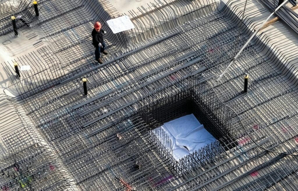 Drut Zbrojeniowy Fi 12 - Analiza Trendów Cenowych na Rok 2022 na Rynku Budowlanym