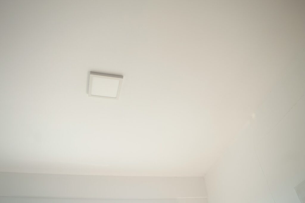 Pęknięcia na stropie - Czy są zwiastunem katastrofy budowlanej?