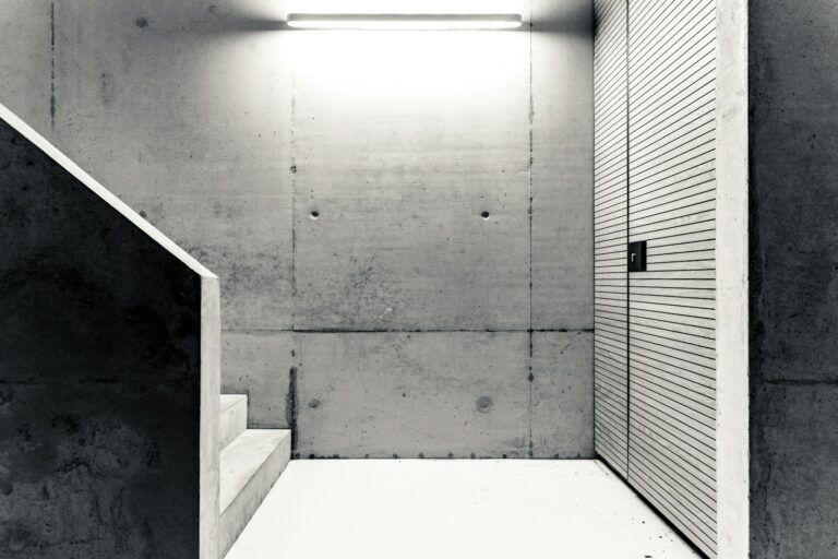 Schody betonowe - nowoczesne rozwiązania w architekturze wnętrz i przestrzeni publicznych