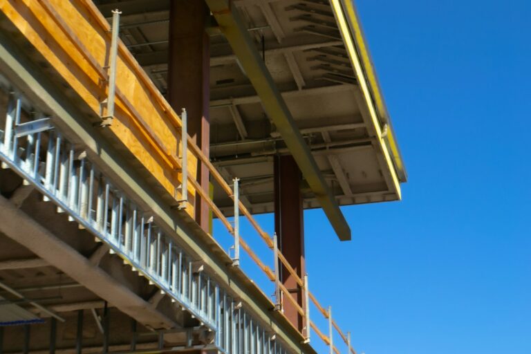 Wieniec Żelbetowy - Serce Konstrukcji Budynku - Tajemnice Stabilności i Wytrzymałości